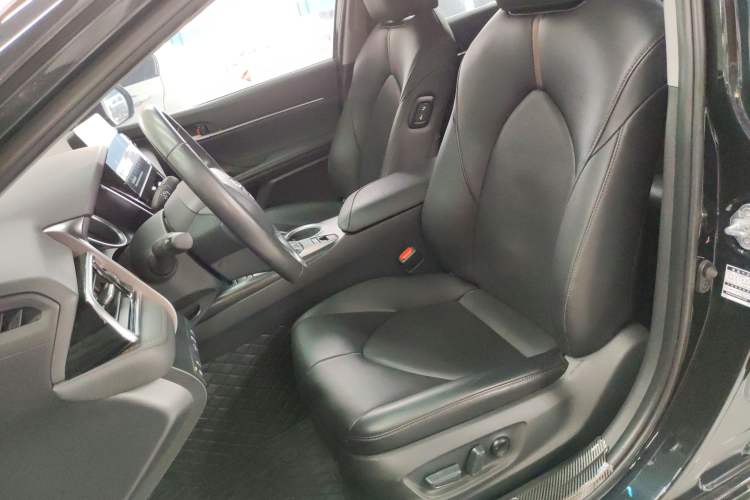 Used Toyota Camry 2023 2.0G Luxury Edition Left Front Seat
