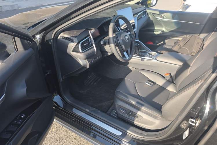 Used Toyota Camry 2023 2.5G Luxury Edition Left Front Seat