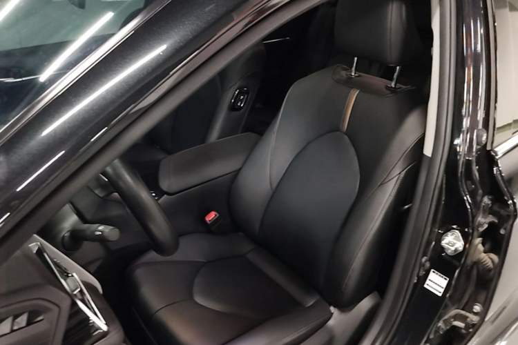 Used Toyota Camry 2023 2.0G Luxury Edition Left Front Seat