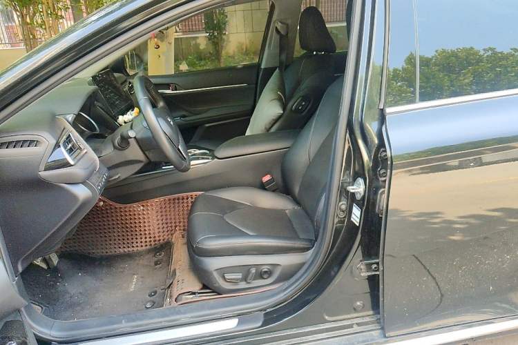 Used Toyota Camry 2023 2.0G Luxury Edition Left Front Seat