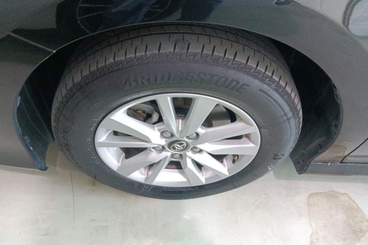 Used Toyota Camry 2023 2.0E Elite Edition Left Front Wheel Hub