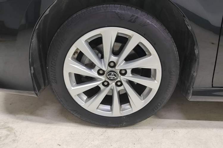 Used Toyota Camry 2023 2.0GVP Premier Edition Left Front Wheel Hub