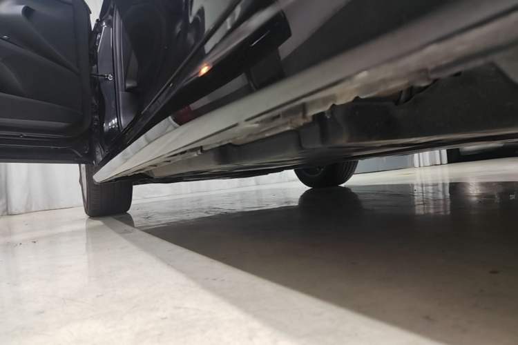 Used Toyota Camry 2023 2.0GVP Premier Edition Left Side Sill