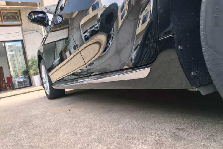 Used Toyota Camry 2023 2.0G Luxury Edition Left Side Sill