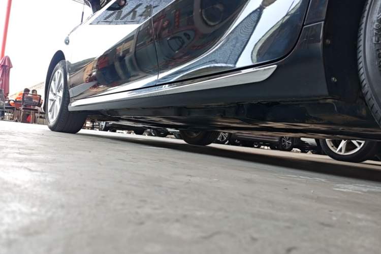 Used Toyota Camry 2023 2.0G Luxury Edition Left Side Sill