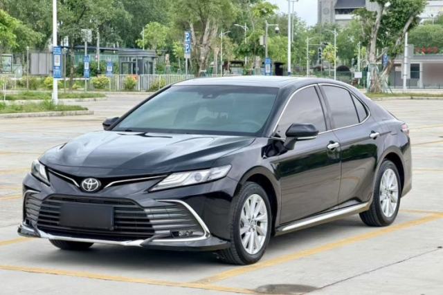 Ojetý Toyota Camry 2023 2.0G Luxury Edition