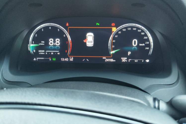 Used Toyota Camry 2023 2.5G Luxury Edition Odometer Close Up