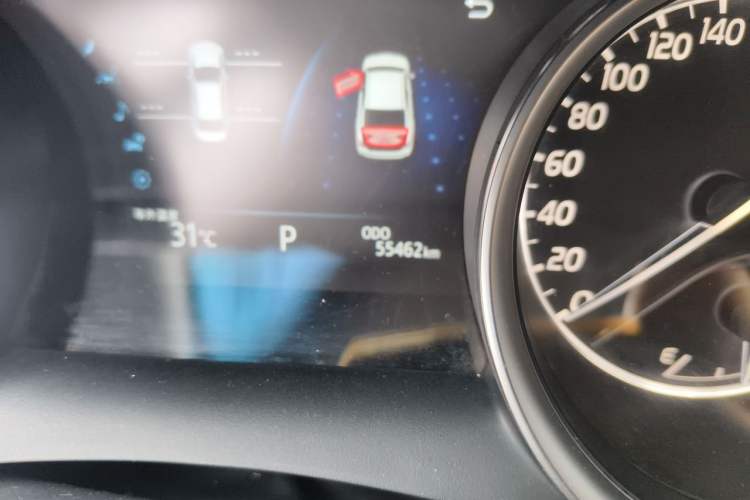 Used Toyota Camry 2023 2.0G Luxury Edition Odometer Close Up