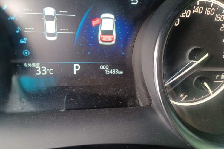 Used Toyota Camry 2023 2.0G Luxury Edition Odometer Close Up