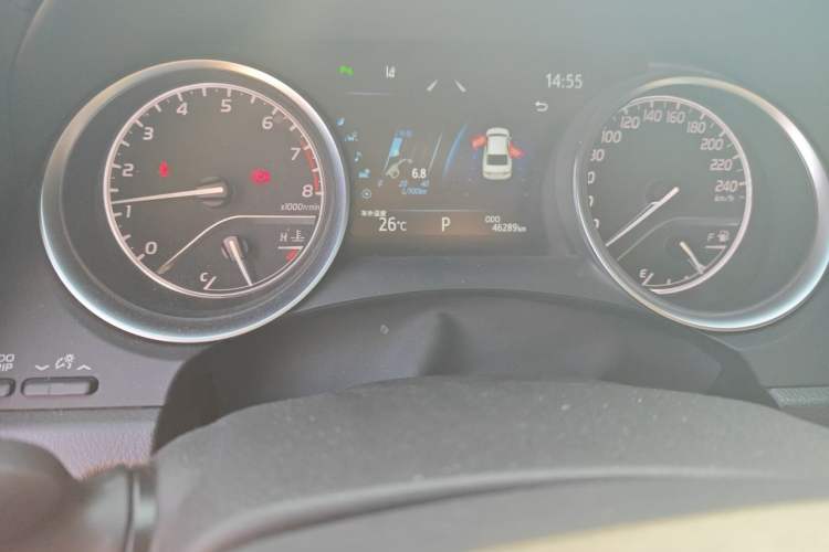 Used Toyota Camry 2023 2.0G Luxury Edition Odometer Close Up