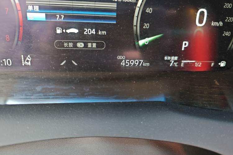 Used Toyota Camry 2023 2.5G Luxury Edition Odometer Close Up