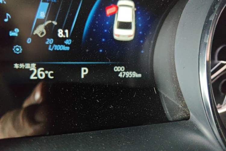 Used Toyota Camry 2023 2.0G Luxury Edition Odometer Close Up