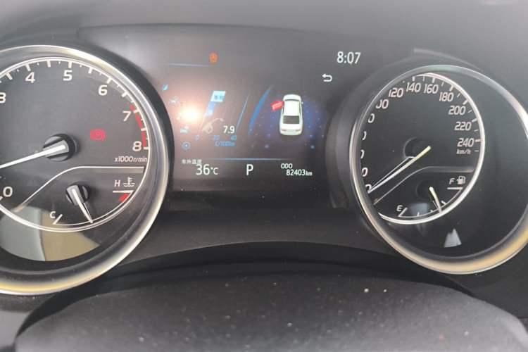 Used Toyota Camry 2023 2.0G Luxury Edition Odometer Close Up