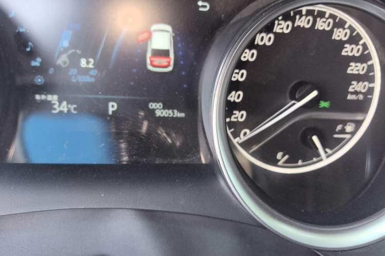 Used Toyota Camry 2023 2.0G Luxury Edition Odometer Close Up