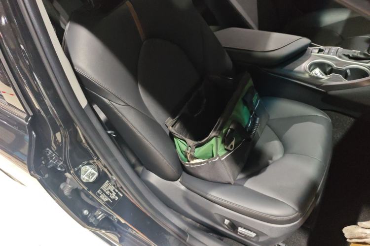 Used Toyota Camry 2023 2.5G Luxury Edition Right Front Seat