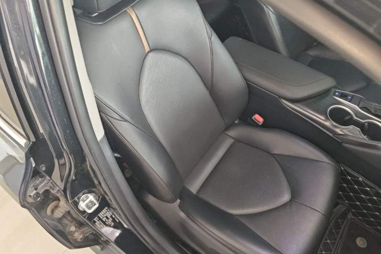 Used Toyota Camry 2023 2.0GVP Premier Edition Right Front Seat