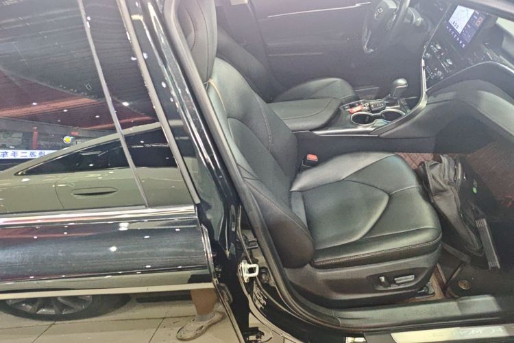 Used Toyota Camry 2023 2.5G Luxury Edition Right Front Seat