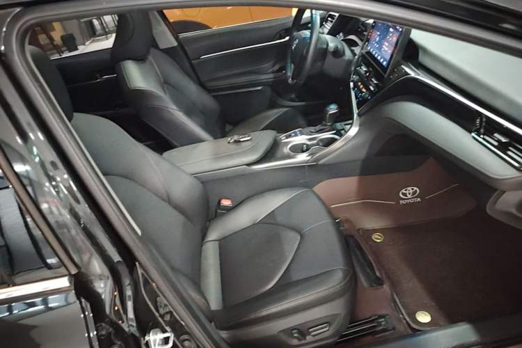 Used Toyota Camry 2023 2.5G Luxury Edition Right Front Seat