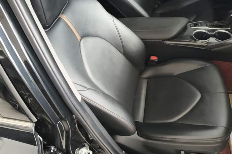 Used Toyota Camry 2023 2.0G Luxury Edition Right Front Seat