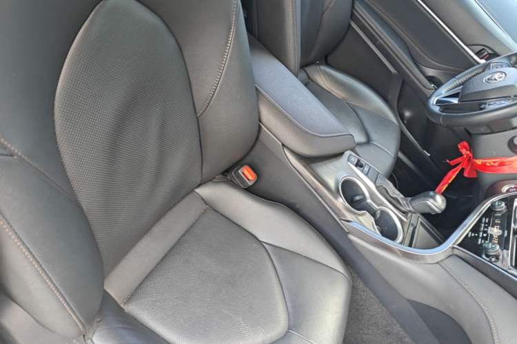 Used Toyota Camry 2023 2.0G Luxury Edition Right Front Seat