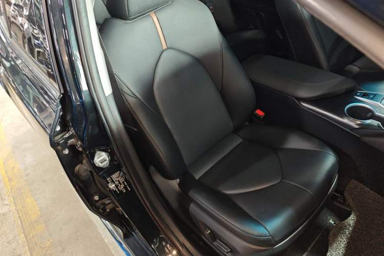 Used Toyota Camry 2023 2.0G Luxury Edition Right Front Seat