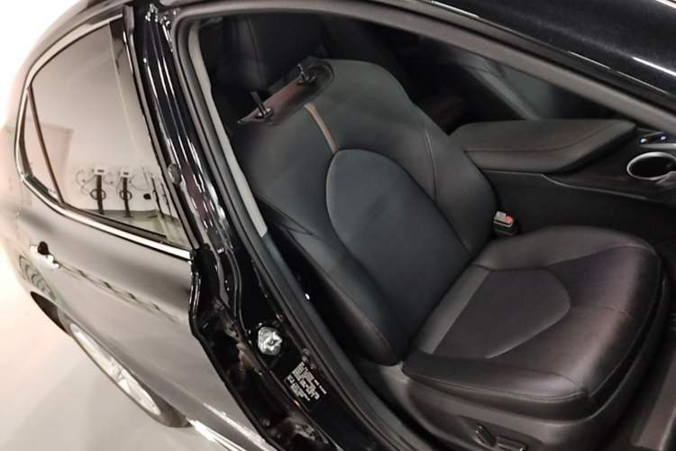 Used Toyota Camry 2023 2.0G Luxury Edition Right Front Seat