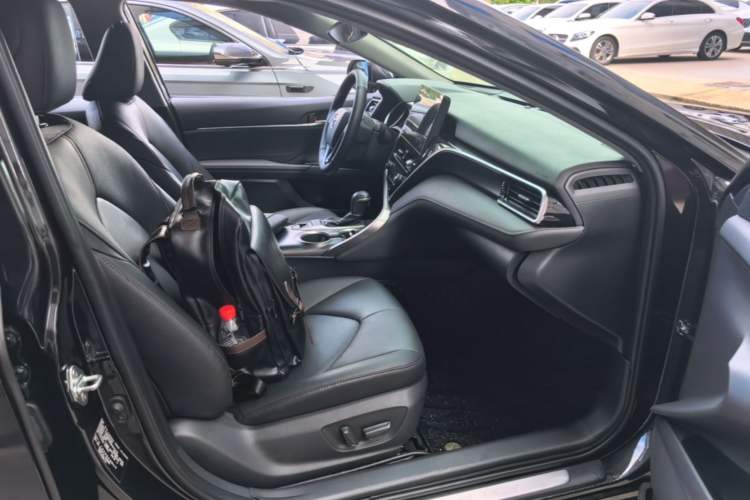 Used Toyota Camry 2023 2.0G Luxury Edition Right Front Seat