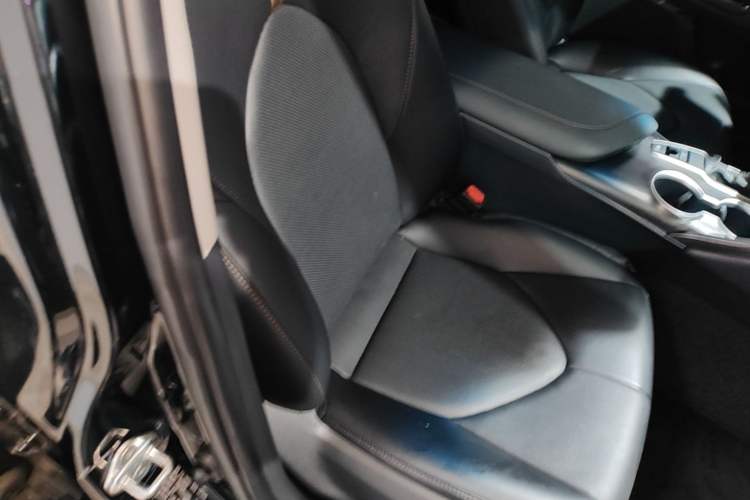 Used Toyota Camry 2023 2.0G Luxury Edition Right Front Seat