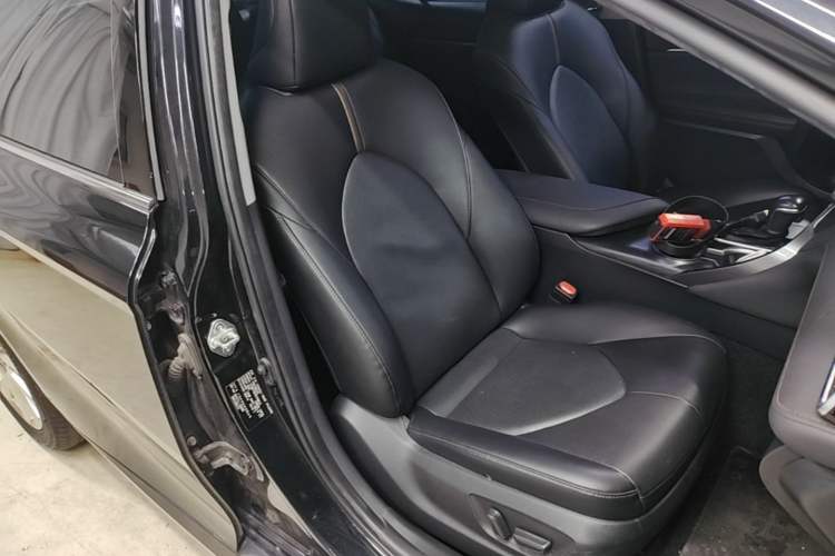 Used Toyota Camry 2023 2.0GVP Premier Edition Right Front Seat