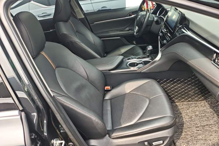 Used Toyota Camry 2023 2.0GVP Premier Edition Right Front Seat