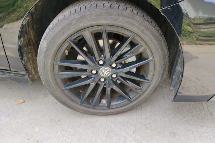 Used Toyota Camry 2023 2.0S Knight Edition Right Front Wheel Hub