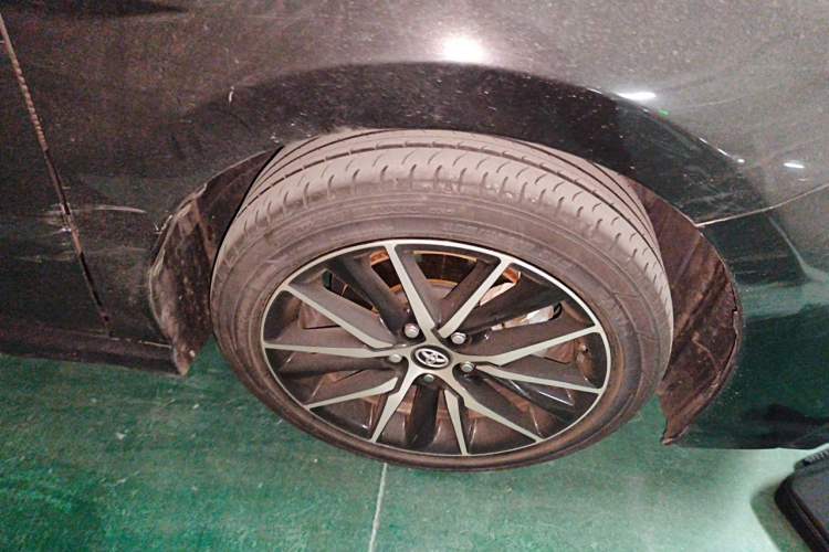 Used Toyota Camry 2023 2.0S FENGSHANG Edition Right Front Wheel Hub