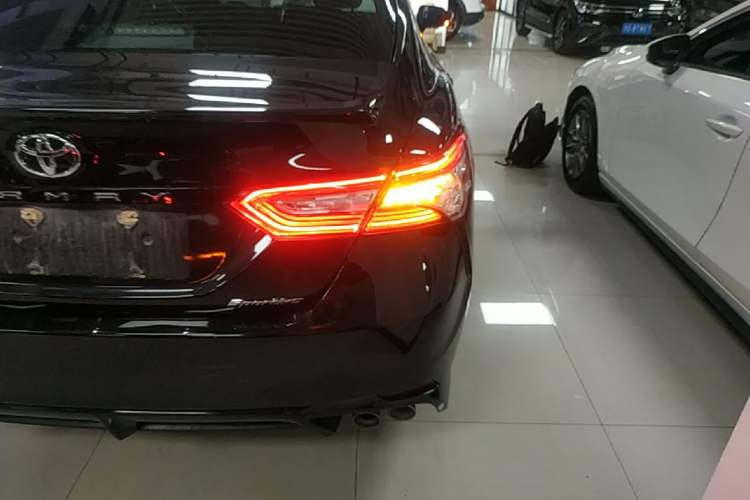 Used Toyota Camry 2023 2.0S FENGSHANG Edition Right Rear Taillight