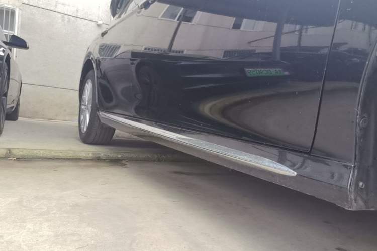 Used Toyota Camry 2023 2.0G Luxury Edition Right Side Sill