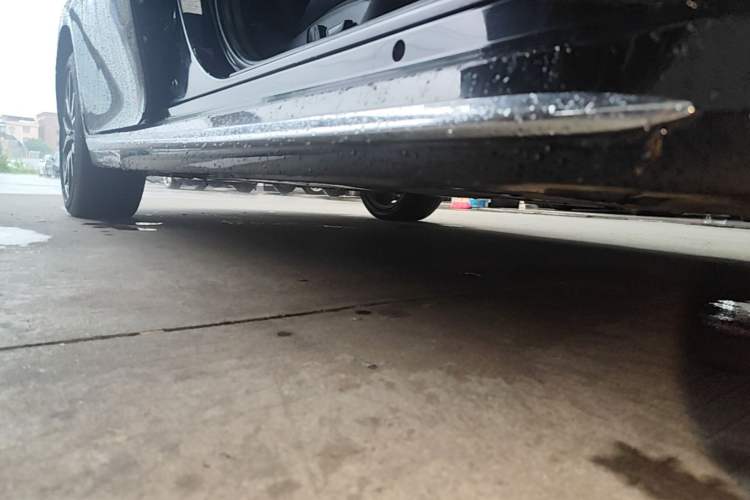 Used Toyota Camry 2023 Dual-Motor 2.5HG Luxury Edition Right Side Sill