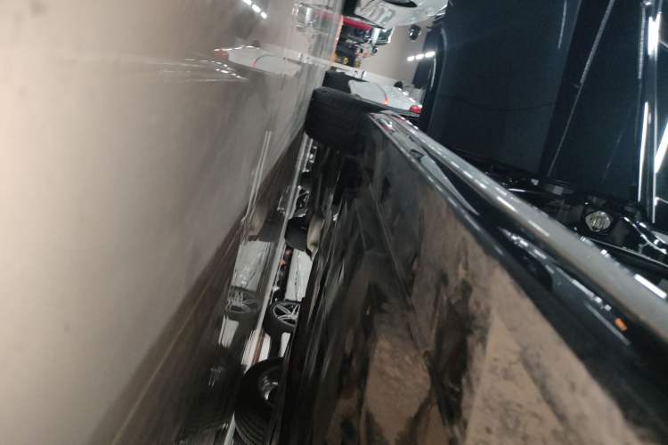 Used Toyota Camry 2023 2.0G Luxury Edition Right Side Sill