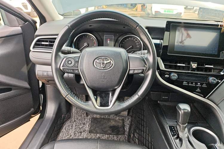 Used Toyota Camry 2023 2.0GVP Premier Edition Steering Wheel