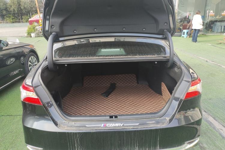 Used Toyota Camry 2023 2.0G Luxury Edition Trunk