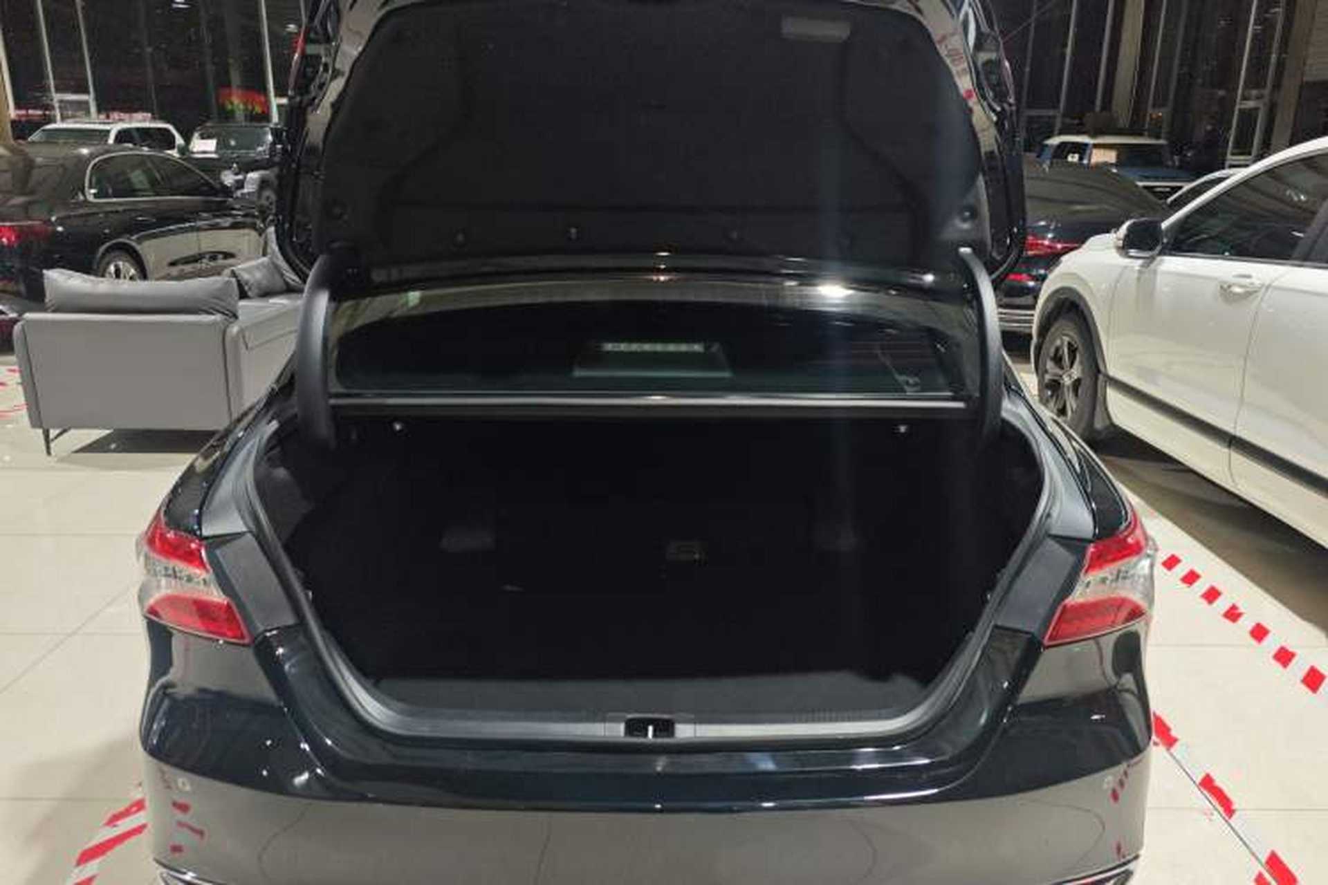 Used Toyota Camry 2023 2.5G Luxury Edition Trunk
