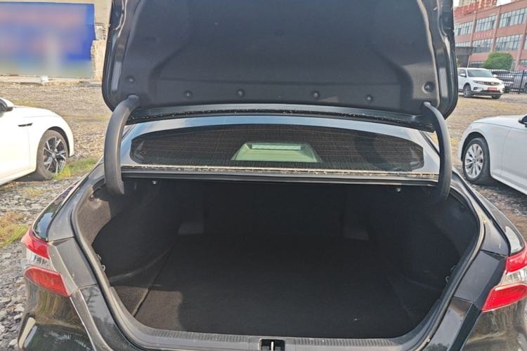 Used Toyota Camry 2023 2.0G Luxury Edition Trunk