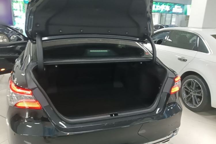 Used Toyota Camry 2023 2.0G Luxury Edition Trunk