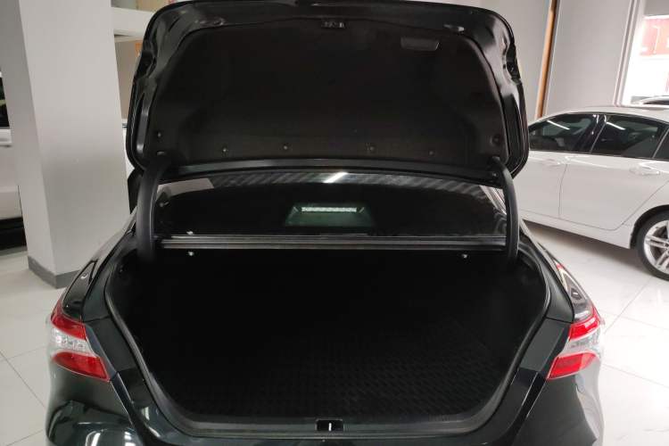Used Toyota Camry 2023 2.0G Luxury Edition Trunk