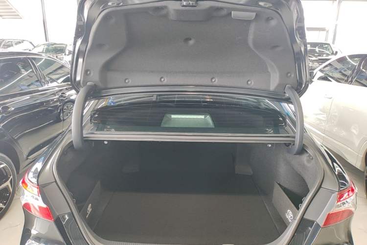 Used Toyota Camry 2023 2.0G Luxury Edition Trunk
