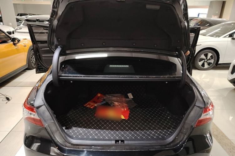 Used Toyota Camry 2023 2.5G Luxury Edition Trunk