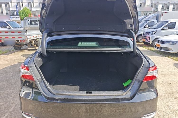 Used Toyota Camry 2023 2.0G Luxury Edition Trunk