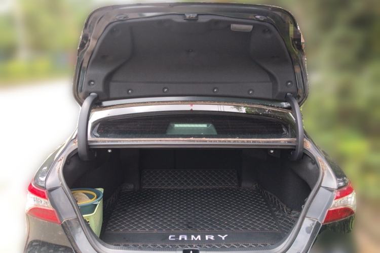 Used Toyota Camry 2023 2.0G Luxury Edition Trunk