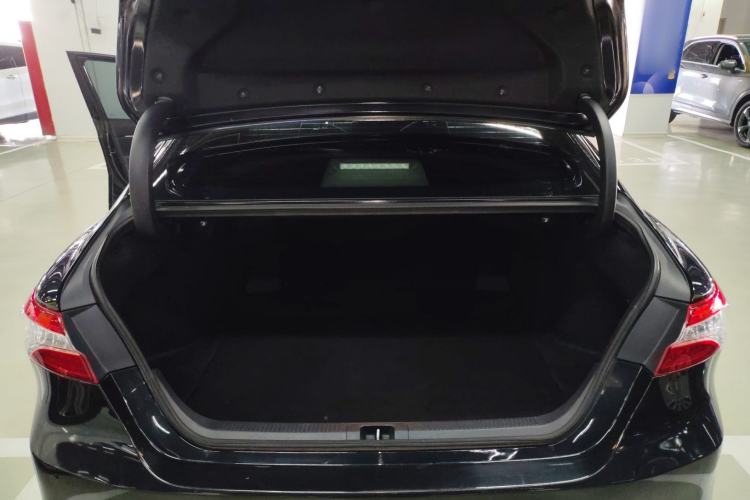 Used Toyota Camry 2023 2.5G Luxury Edition Trunk