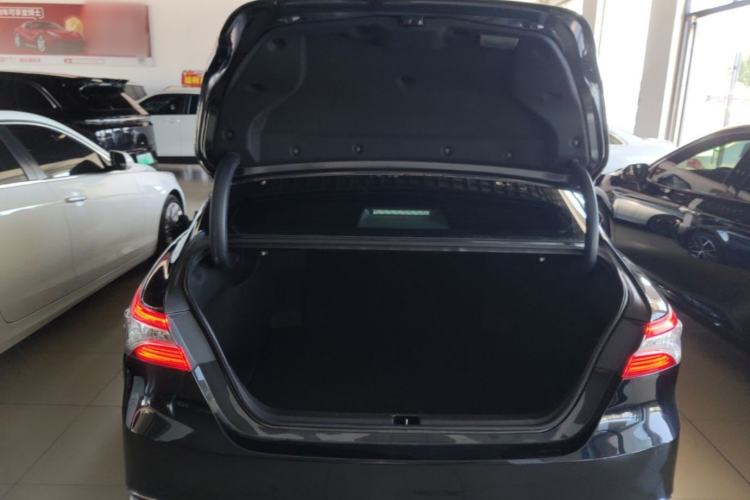 Used Toyota Camry 2023 2.5G Luxury Edition Trunk