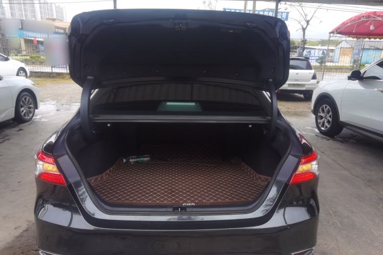 Used Toyota Camry 2023 2.0G Luxury Edition Trunk