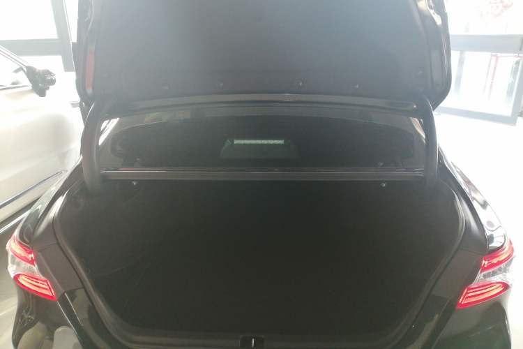 Used Toyota Camry 2023 2.0G Luxury Edition Trunk
